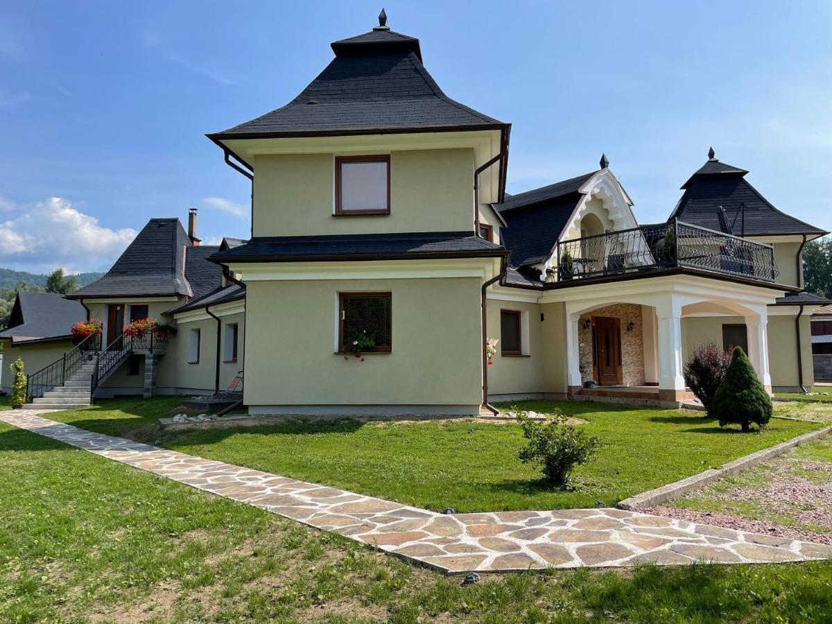 Penzion U Dvoch Levov Oravsky Podzamok Bagian luar foto